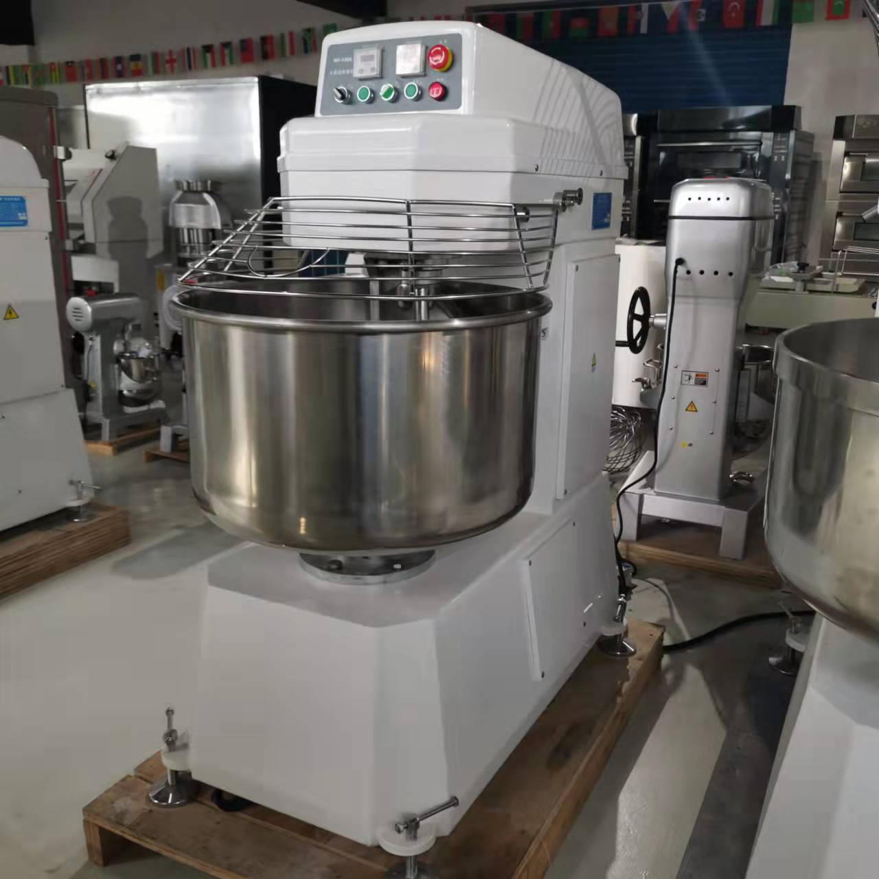 Коммерческий тестомес на 100 к – обзор и цена Commercial Kitchen Mixers Dough Mixer